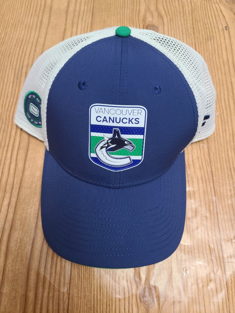 Vancouver Canucks NHL Fanatics snapback hat (AS IS)